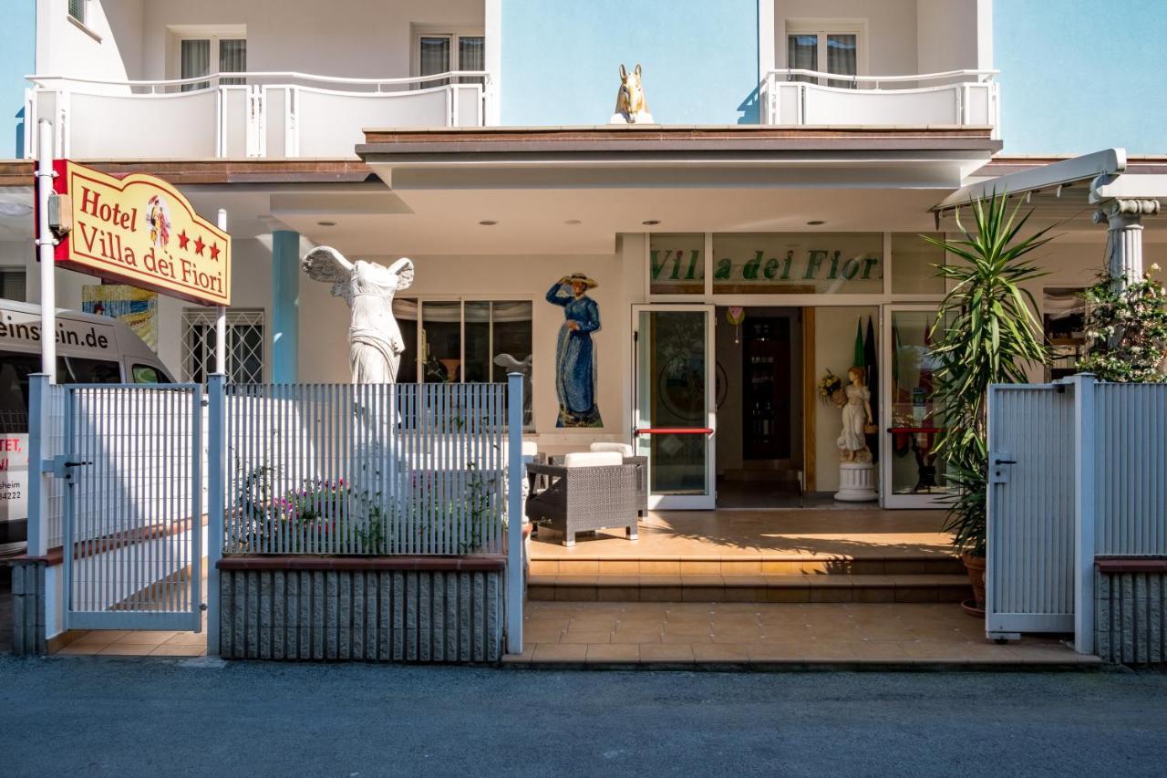百花别墅酒店 Viserbella di Rimini 外观 照片