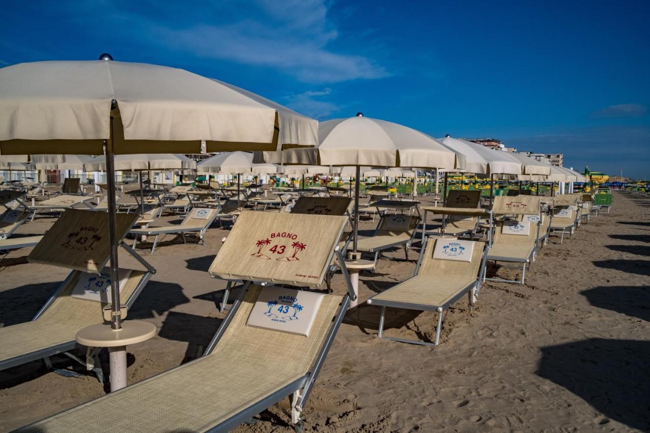 百花别墅酒店 Viserbella di Rimini 外观 照片