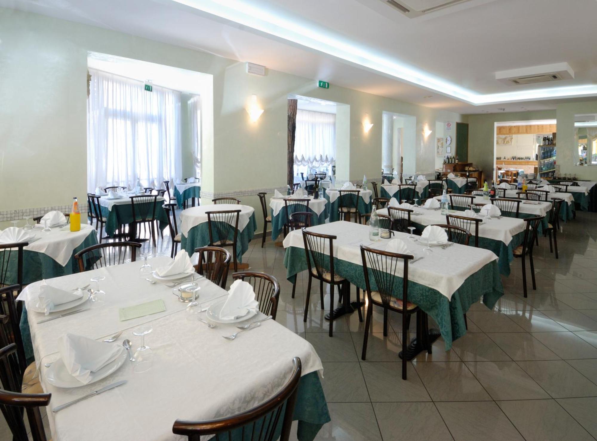 百花别墅酒店 Viserbella di Rimini 外观 照片