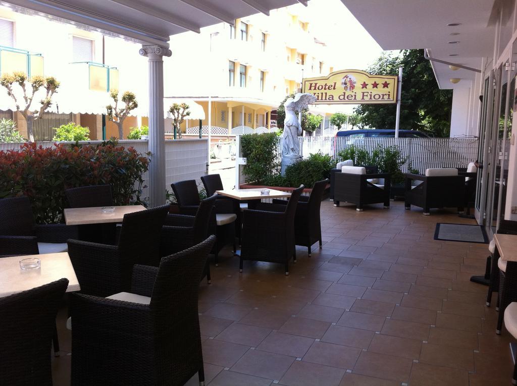 百花别墅酒店 Viserbella di Rimini 外观 照片